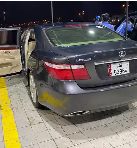 Gebraucht Lexus IS Unspecified Zu verkaufen in Doha #5364 - 1  image 
